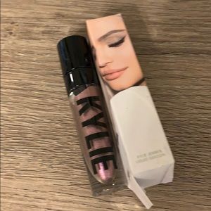 Kylie Jenner birthday collection liquid shadow